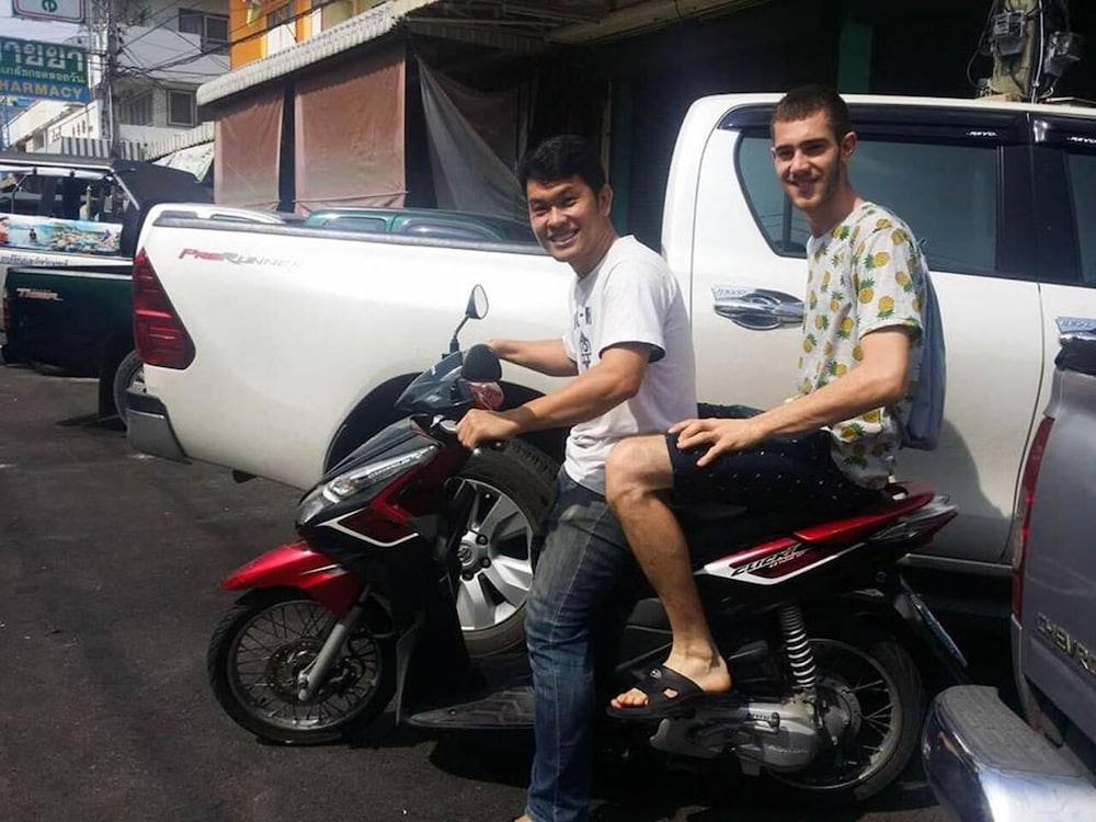 Фото Hua Hin Night Market Hostel