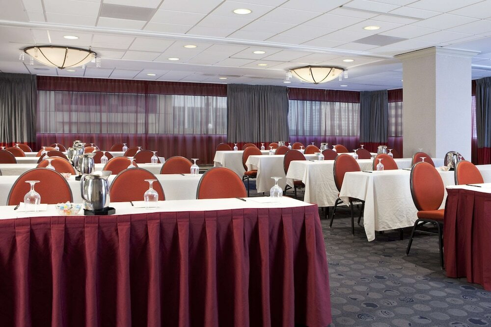 Фото Hampton Inn Chicago Downtown/Magnificent Mile