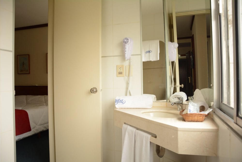 Фото Oxford Hotel