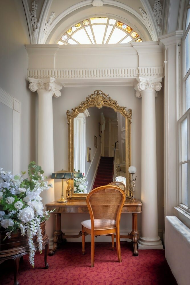 Фото Albany House