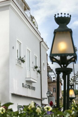 Внешний вид отеля Magi House Relais в Сорренто, фото 5