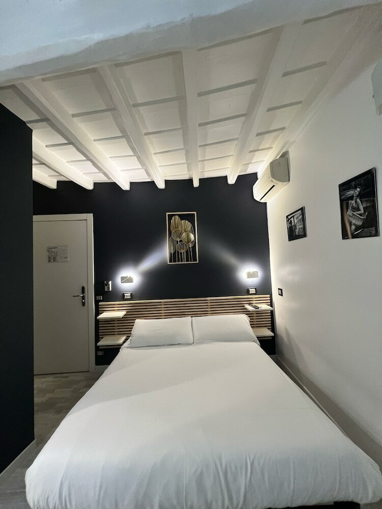 Фото IRooms Rome Spanish Steps