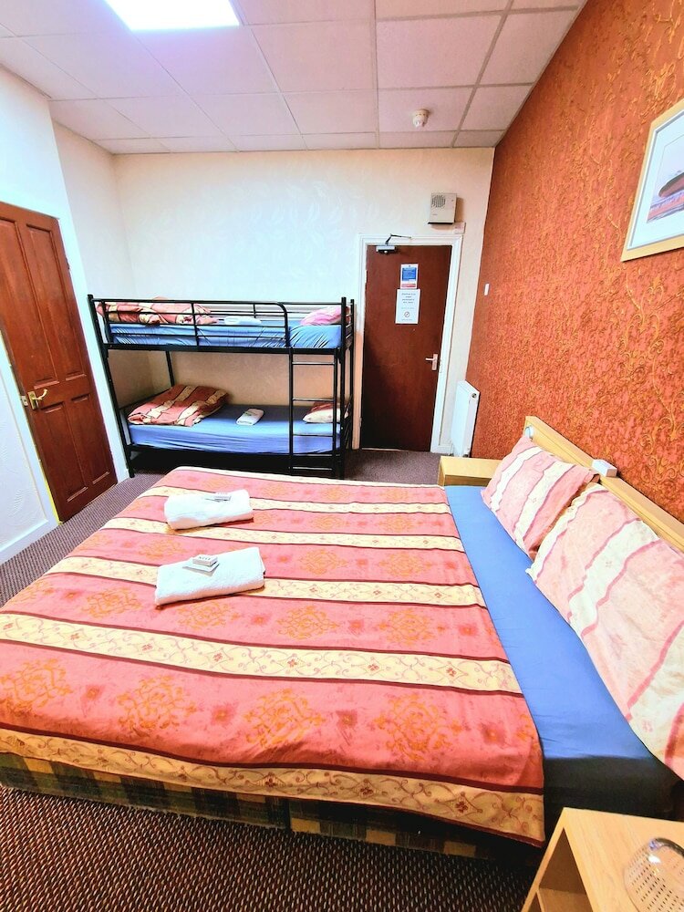 Фото The Albany Hotel