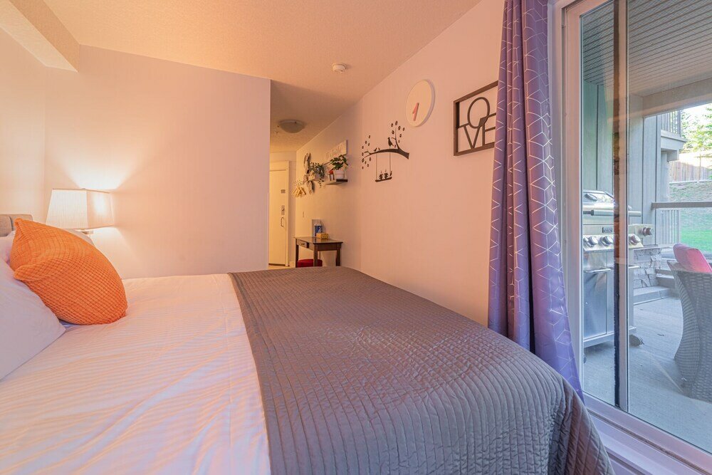 Фото Windtower Lodge and Suites