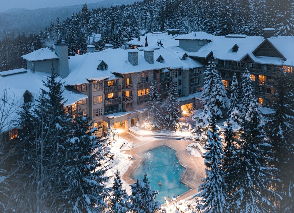 Фото Blackcomb Springs Suites by Clique