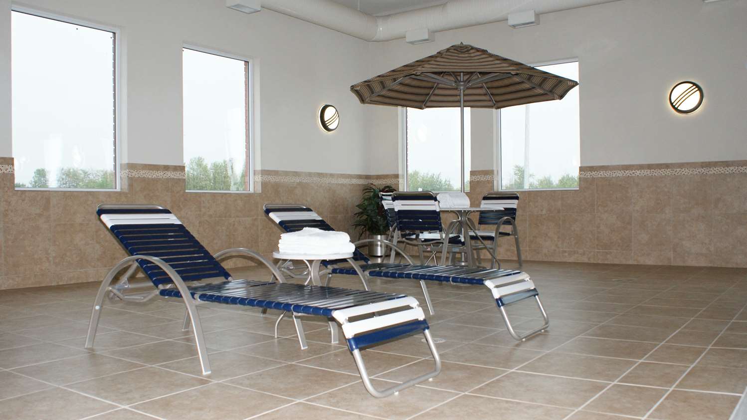 Фото Hampton Inn by Hilton Fort Saskatchewan