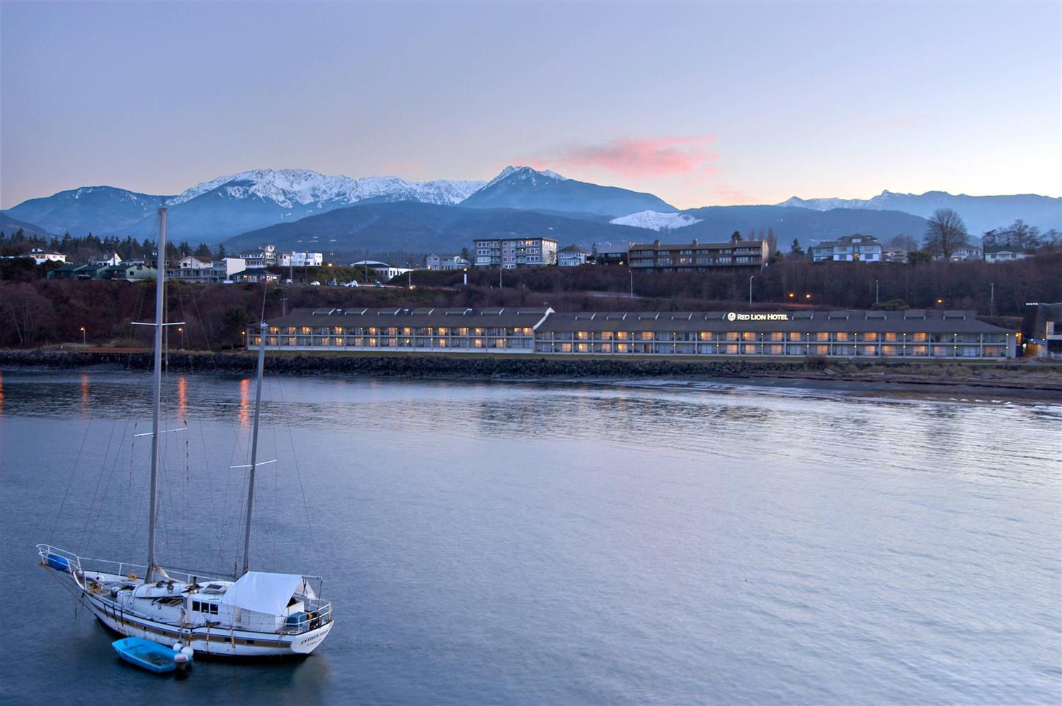 Фото Red Lion Hotel Port Angeles Harbor