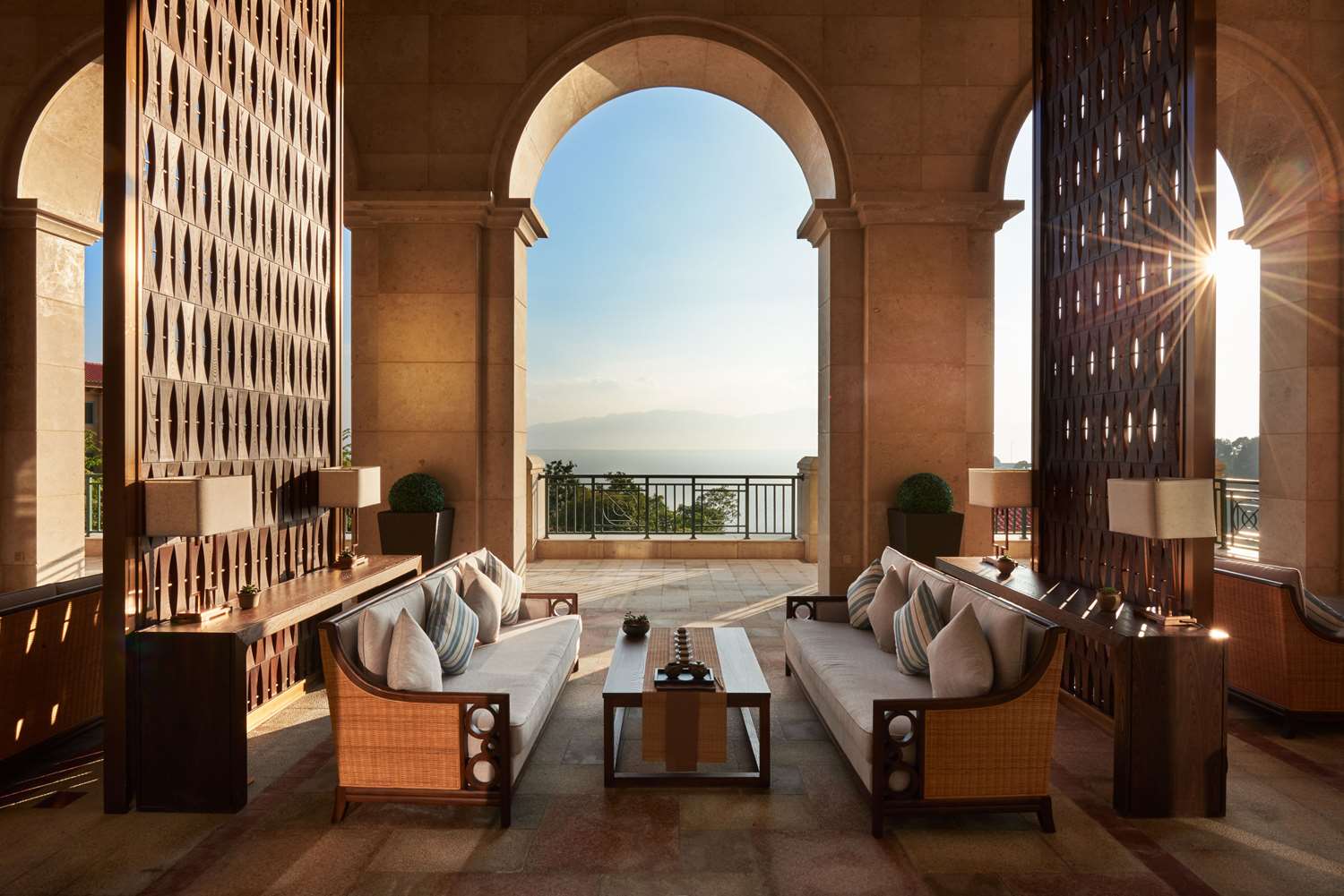 Фото Hilton Yuxi Fuxian Lake