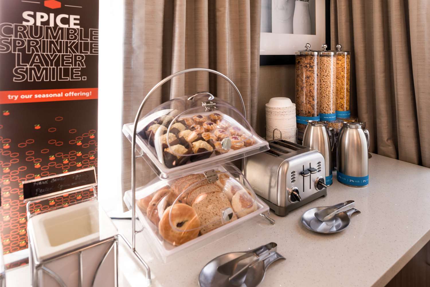 Фото Hampton Inn Los Angeles West Covina