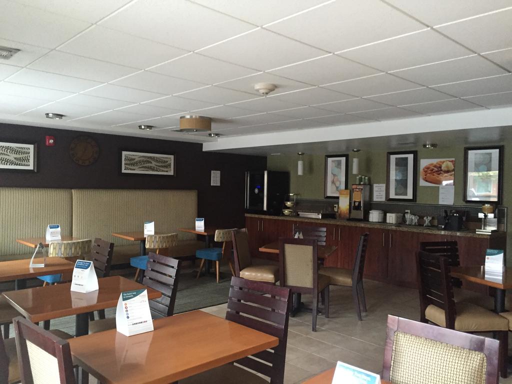 Фото Red Roof Inn Tucson Downtown – University