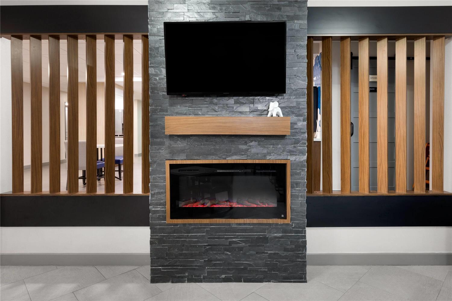 Фото La Quinta Inn & Suites by Wyndham Houston Stafford Sugarland