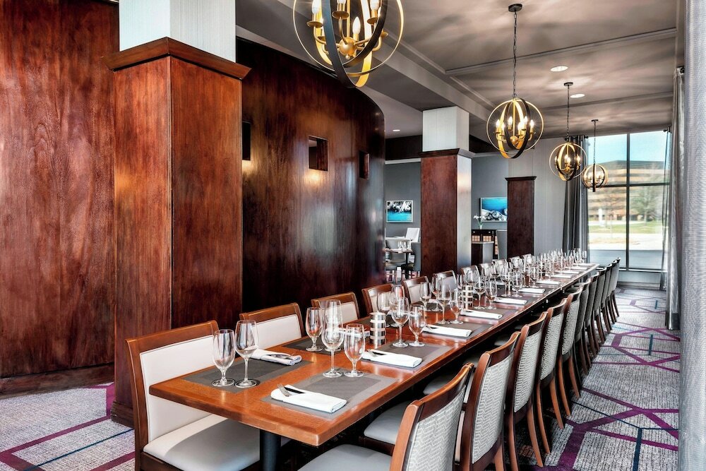 Фото Sheraton Toronto Airport Hotel & Conference Centre