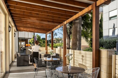 Гостиница Kapetanios Limassol Hotel на Кипре