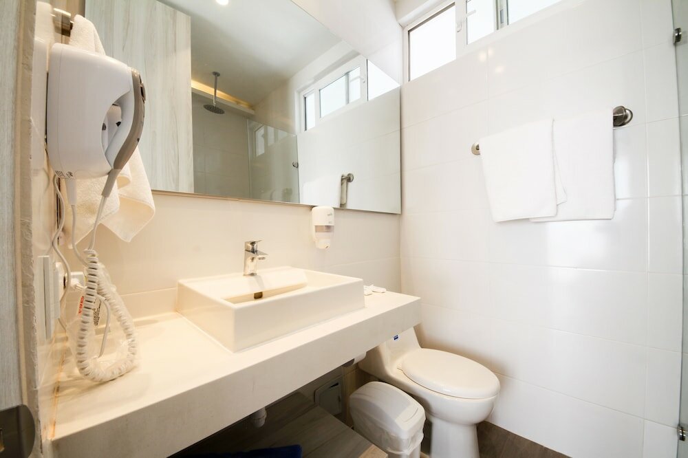 Фото Azure Lofts & Pool Hotel