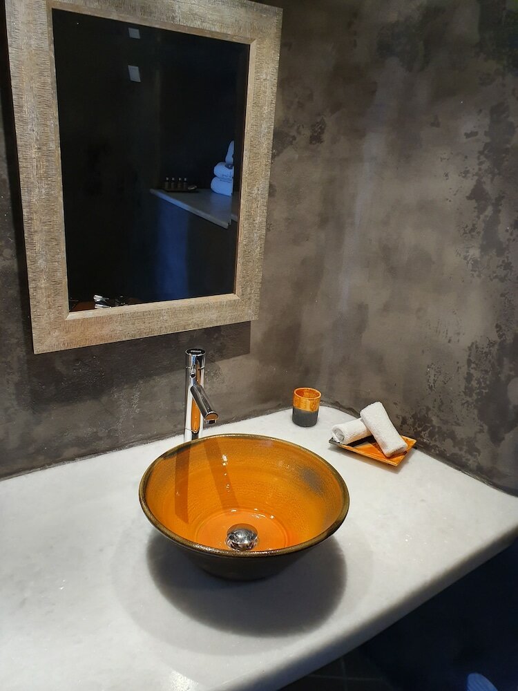 Фото Ikastikies Suites