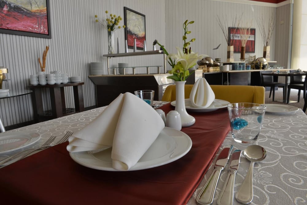 Фото Sunday Business Avenue