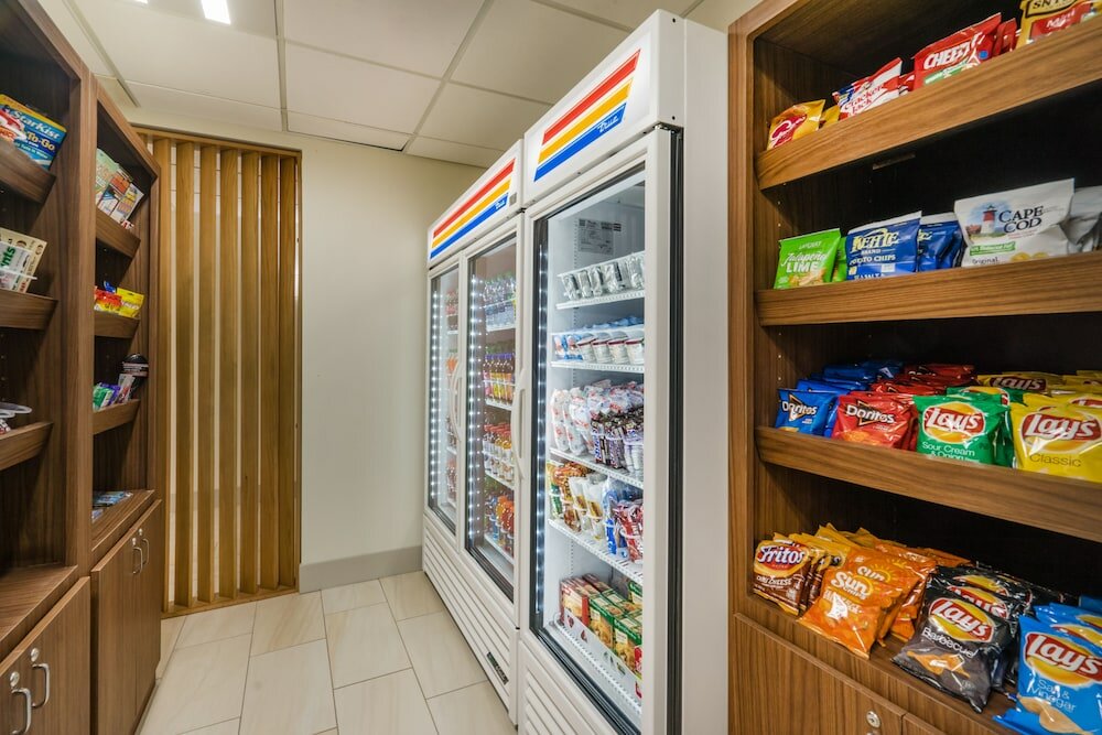 Фото Holiday Inn Express Hotel & Suites Louisville East, an Ihg Hotel