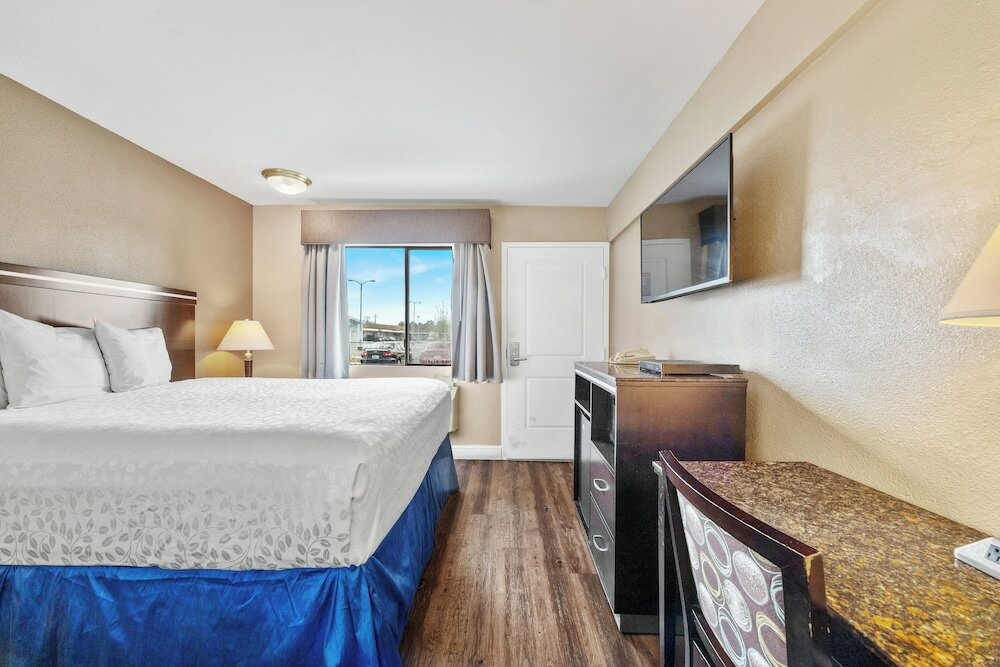 Фото Executive Inn Hotel