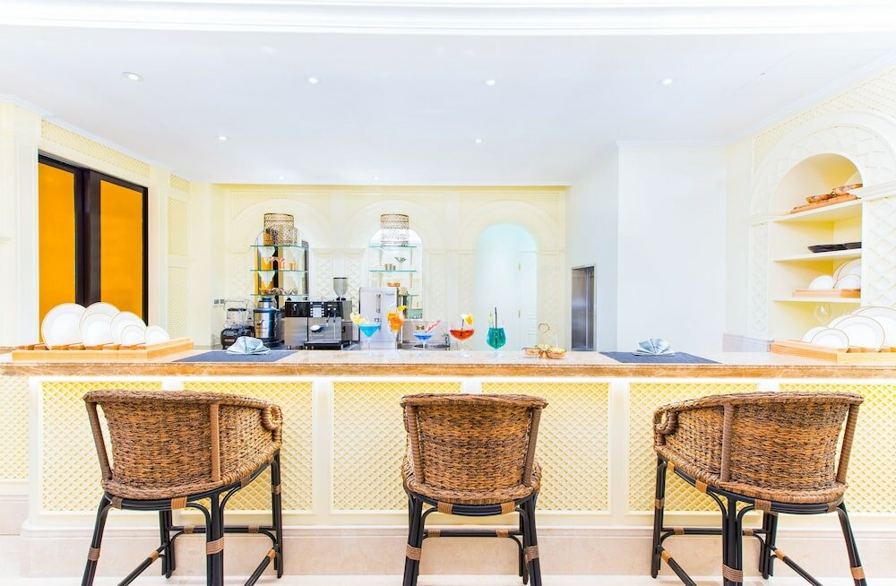 Фото Legend Palace Hotel