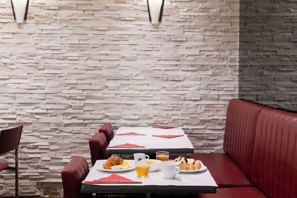 Фото Hotel Ambassadeur