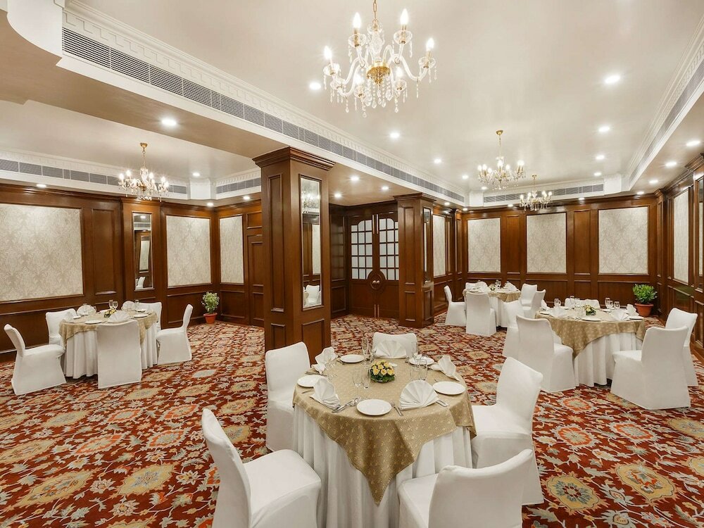 Фото La Place Sarovar Portico, Lucknow