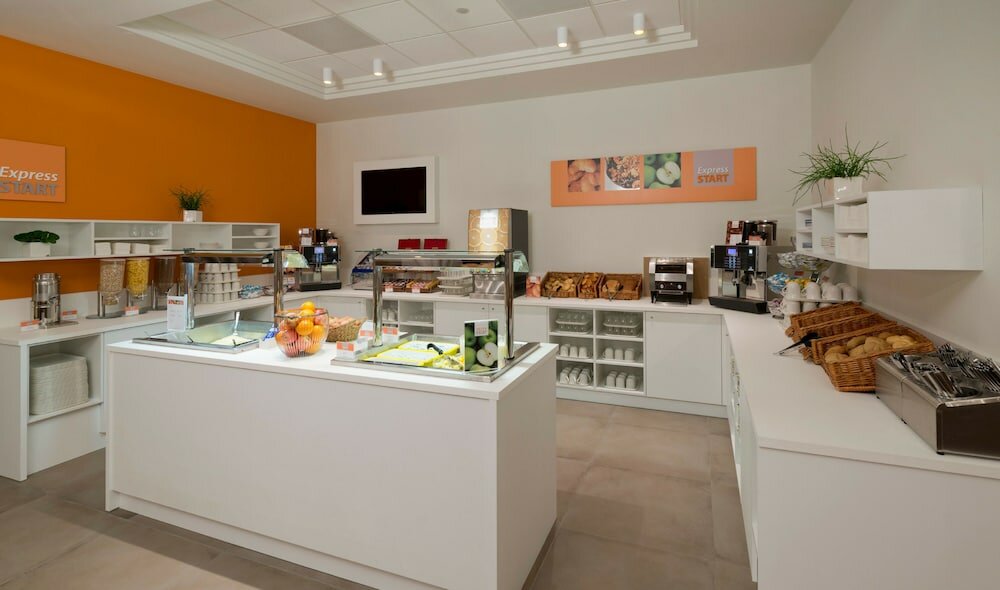 Фото Holiday Inn Express Antwerp City-North, an Ihg Hotel