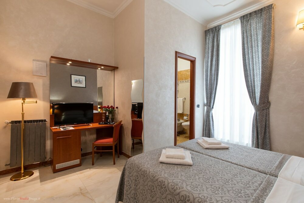Фото Hotel Centro Cavour Roma