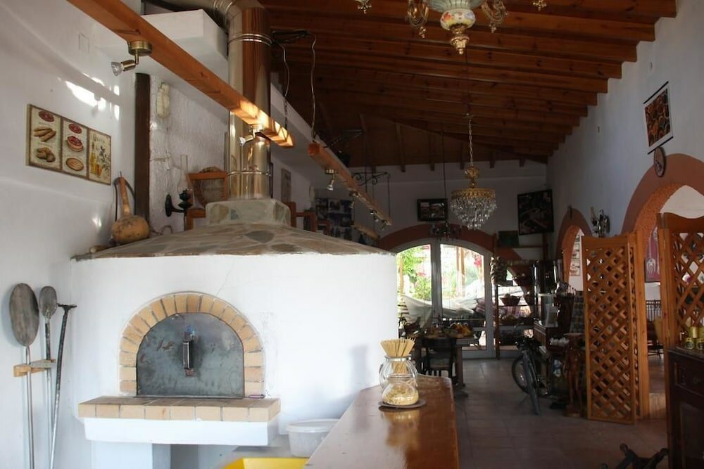 Фото Violetta Hotel