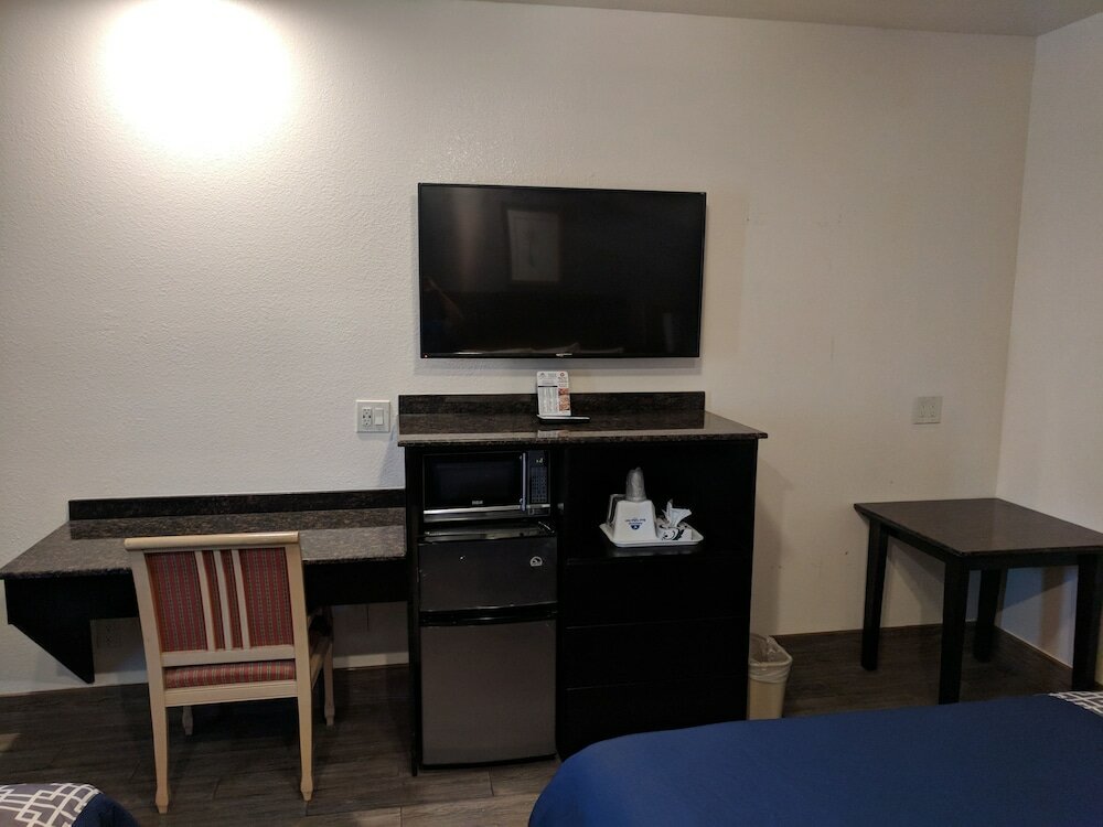 Фото Americas Best Value Inn Brownsville
