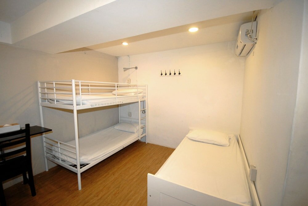 Фото Mr Lobster's Secret Den Design Hostel