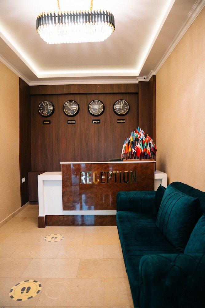 Фото The Clocktower Hotel