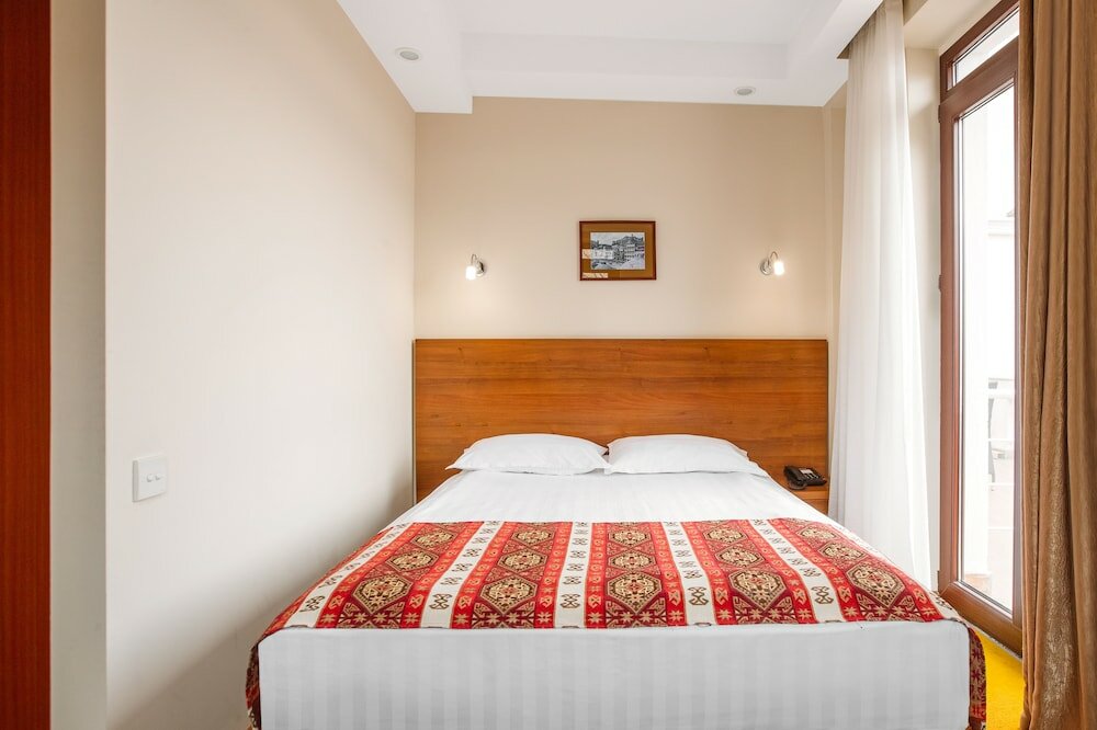 Фото Urban Hotel