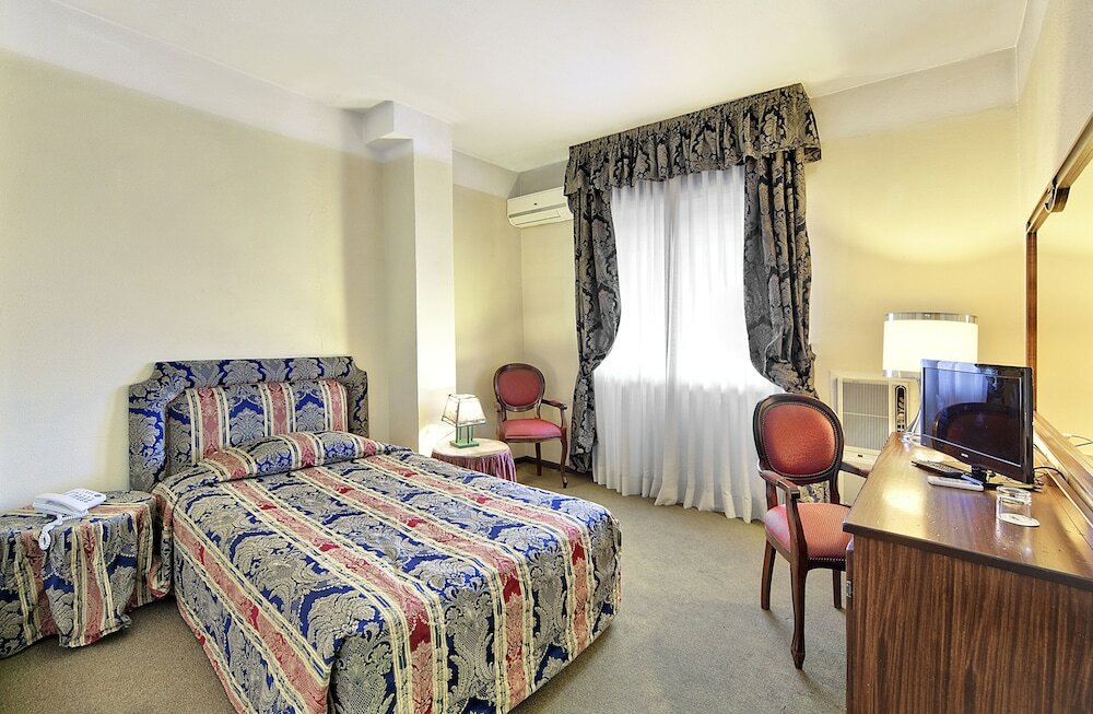 Фото Colonna Palace Mediterraneo