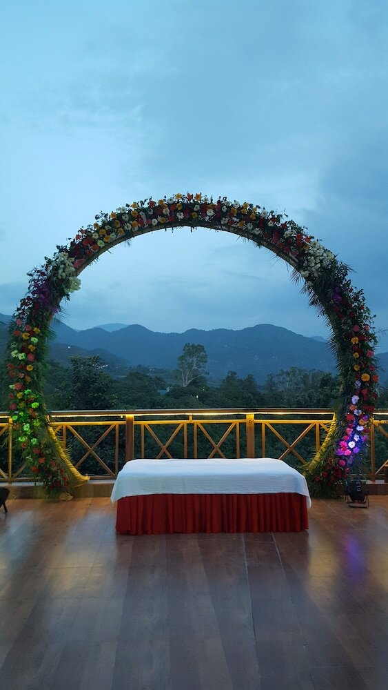 Фото Hotel Rajpur Heights