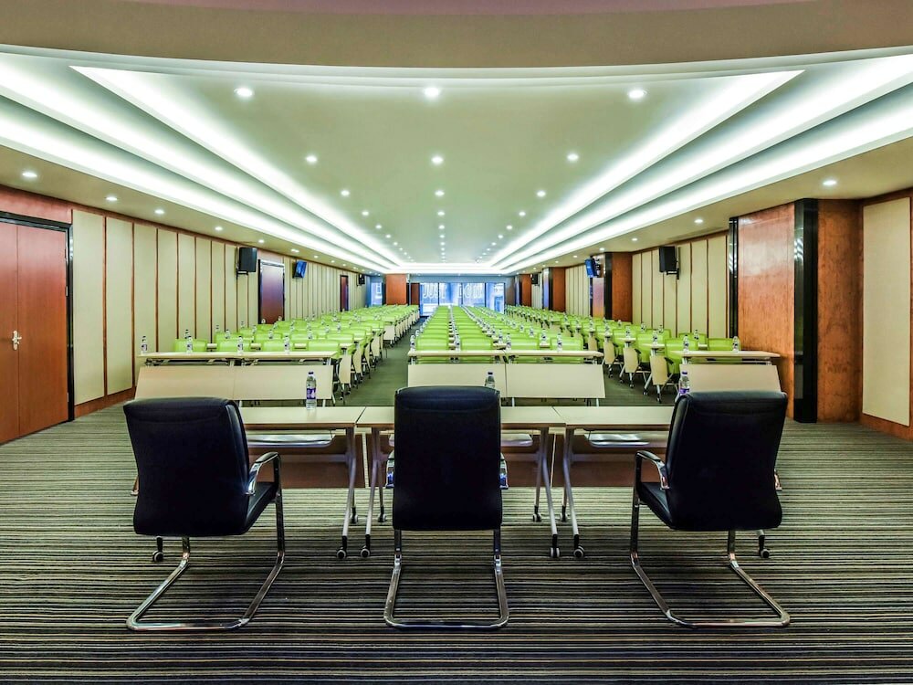 Фото Mercure Chongqing Downtown