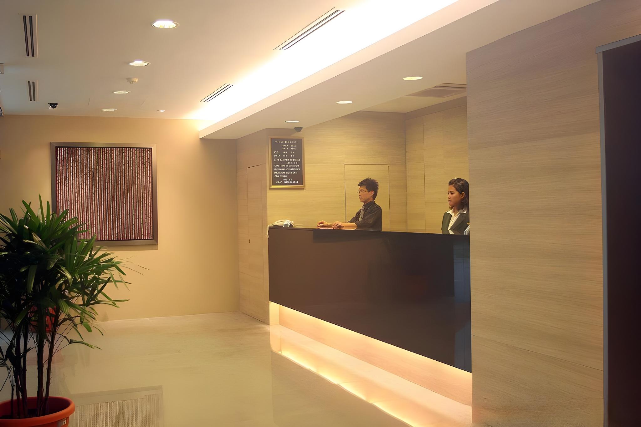 Фото Hotel 81 Lucky