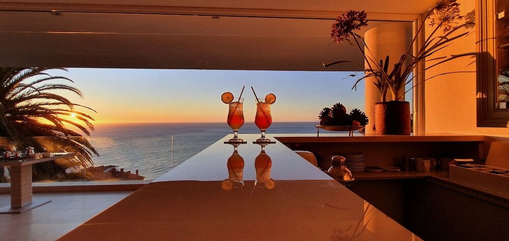 Фото The Clarendon - Bantry Bay