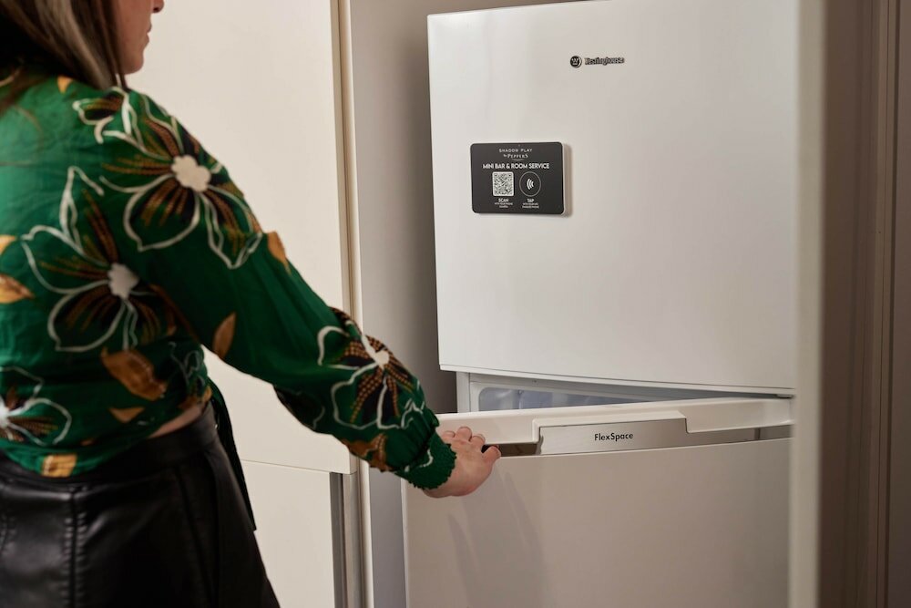 Фото Shadow Play by Peppers