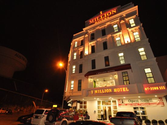 Фото 1 Million Hotel