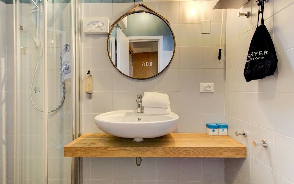 Фото Polo Younique Hotel