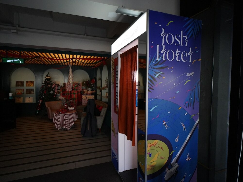 Фото Josh Hotel