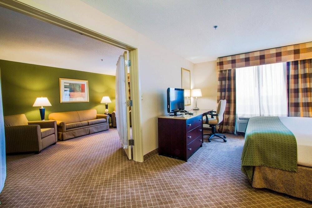 Фото Holiday Inn Kansas City Airport, an Ihg Hotel