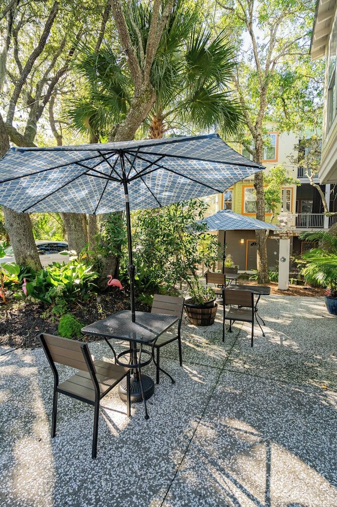 Фото Water's Edge Inn - Adults Only