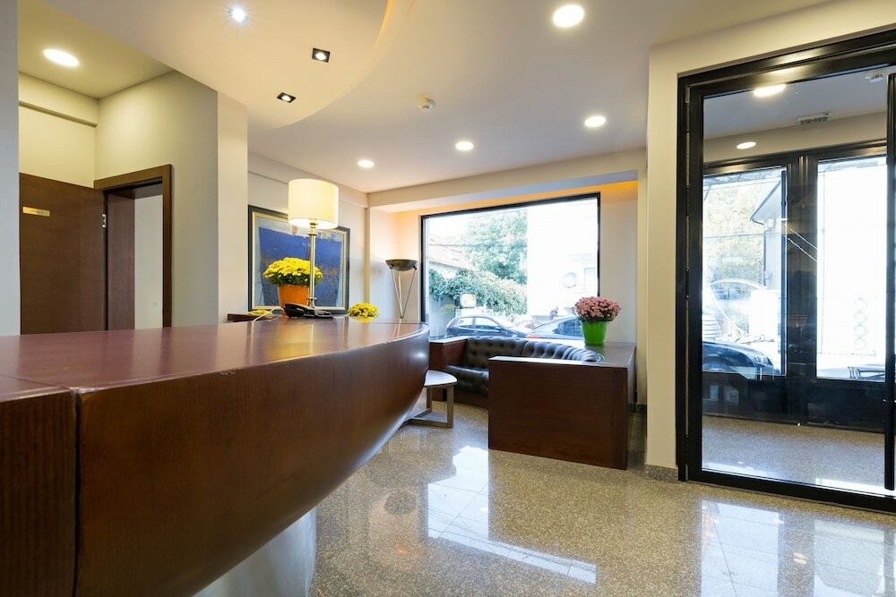 Фото Hotel Sterling Garni