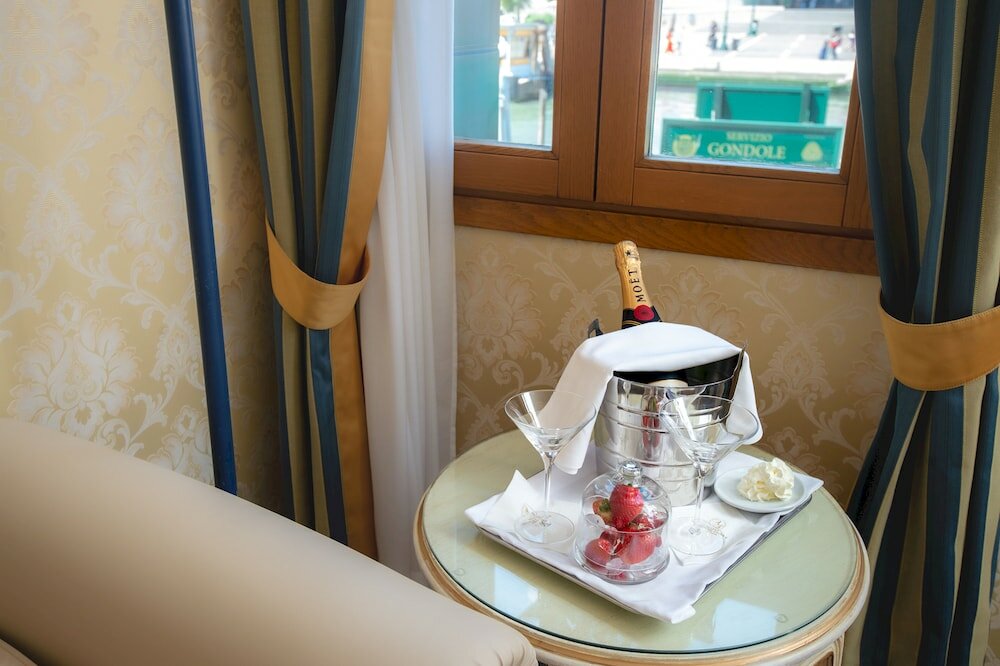 Фото Hotel Antiche Figure