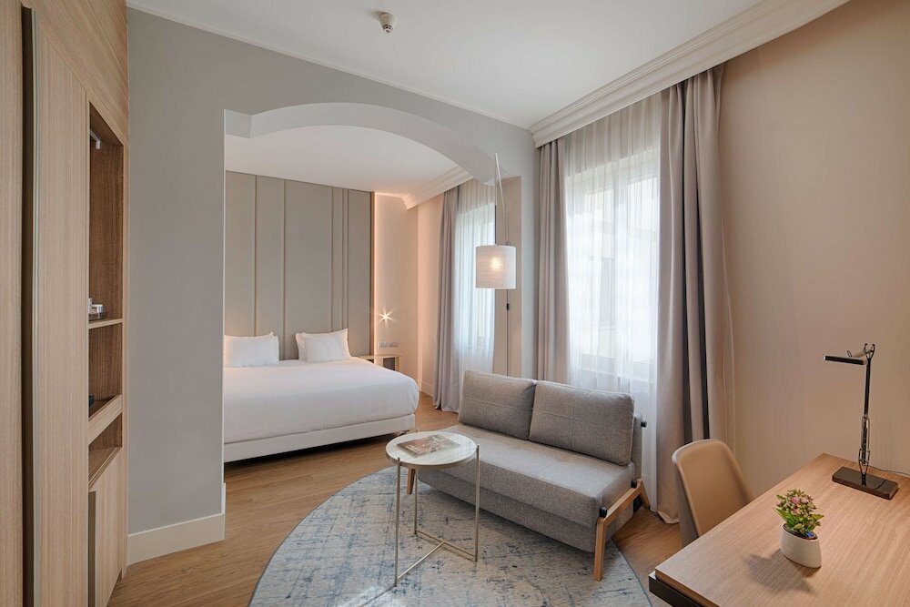 Фото Nh Bologna de la Gare