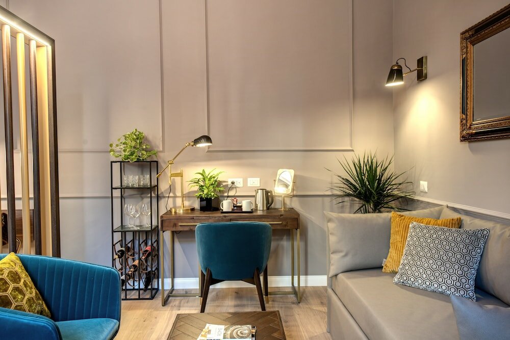 Фото Tree Charme Parliament Boutique Hotel