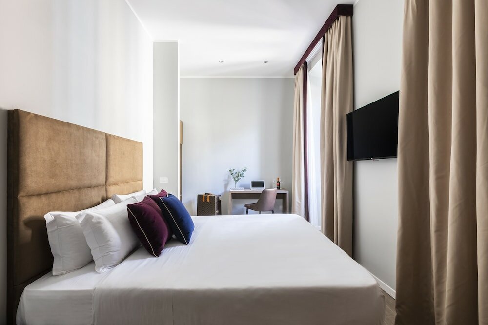 Фото Giubbonari Suites