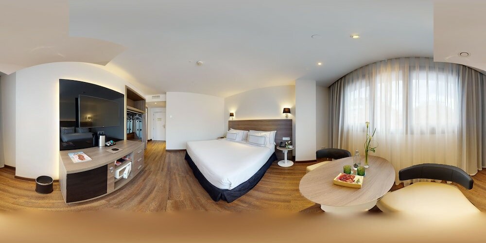 Фото Melia Madrid Serrano