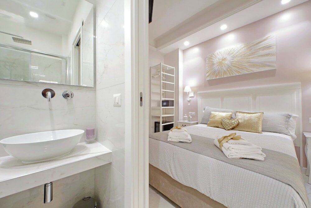 Фото Roman Holiday Charming